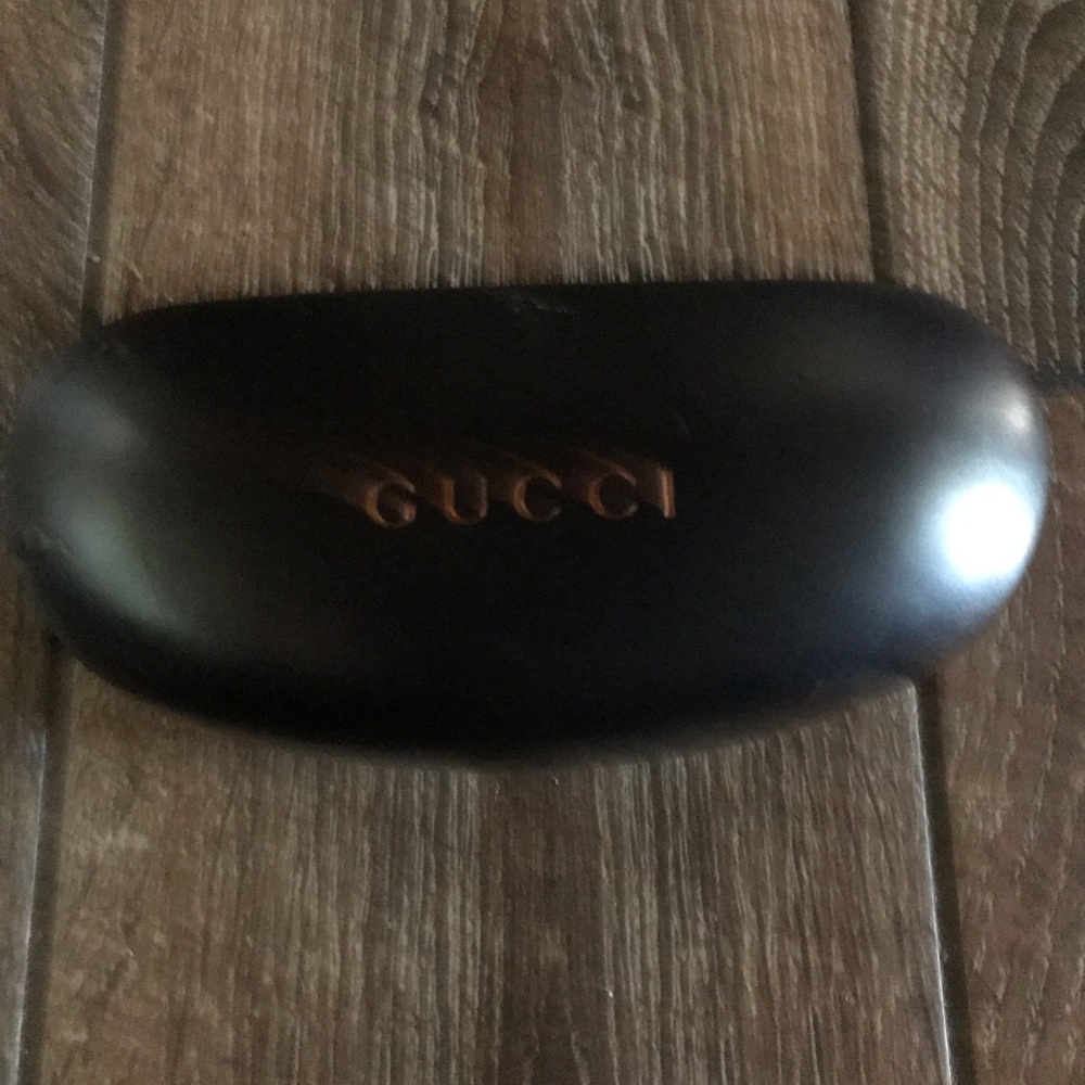 Gucci clam shell sunglass case